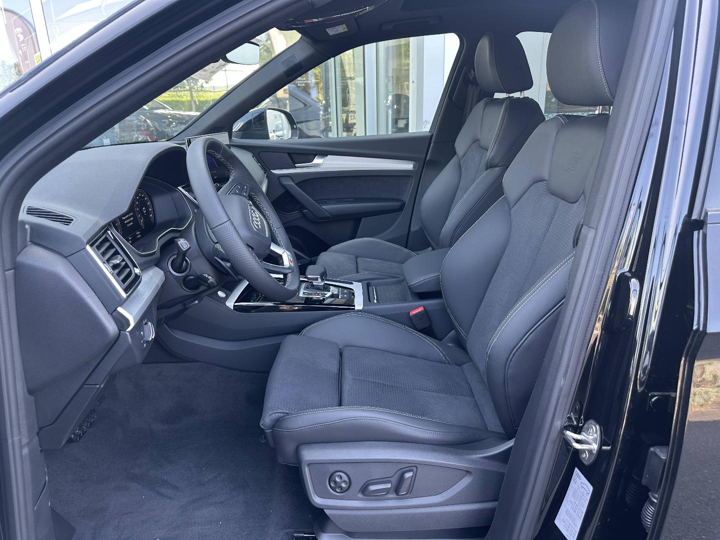 Image about Audi Q5 Sportback TFSI e S line 50 TFSI e Hybride rechargeable quattro220(299)kW(ch)S tronic