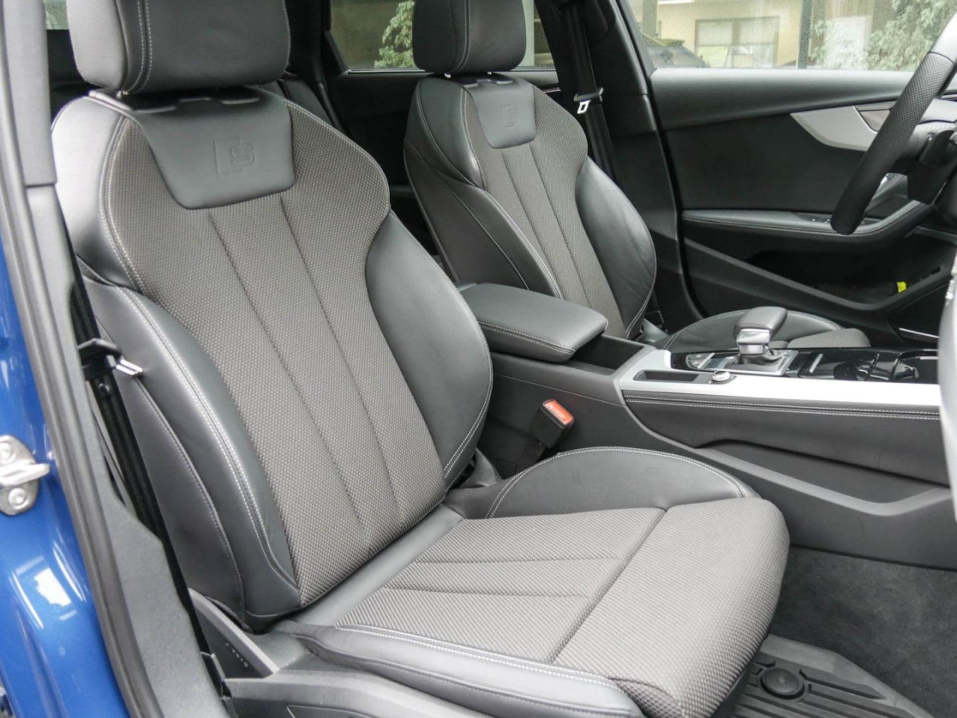 Audi A4 Avant S line