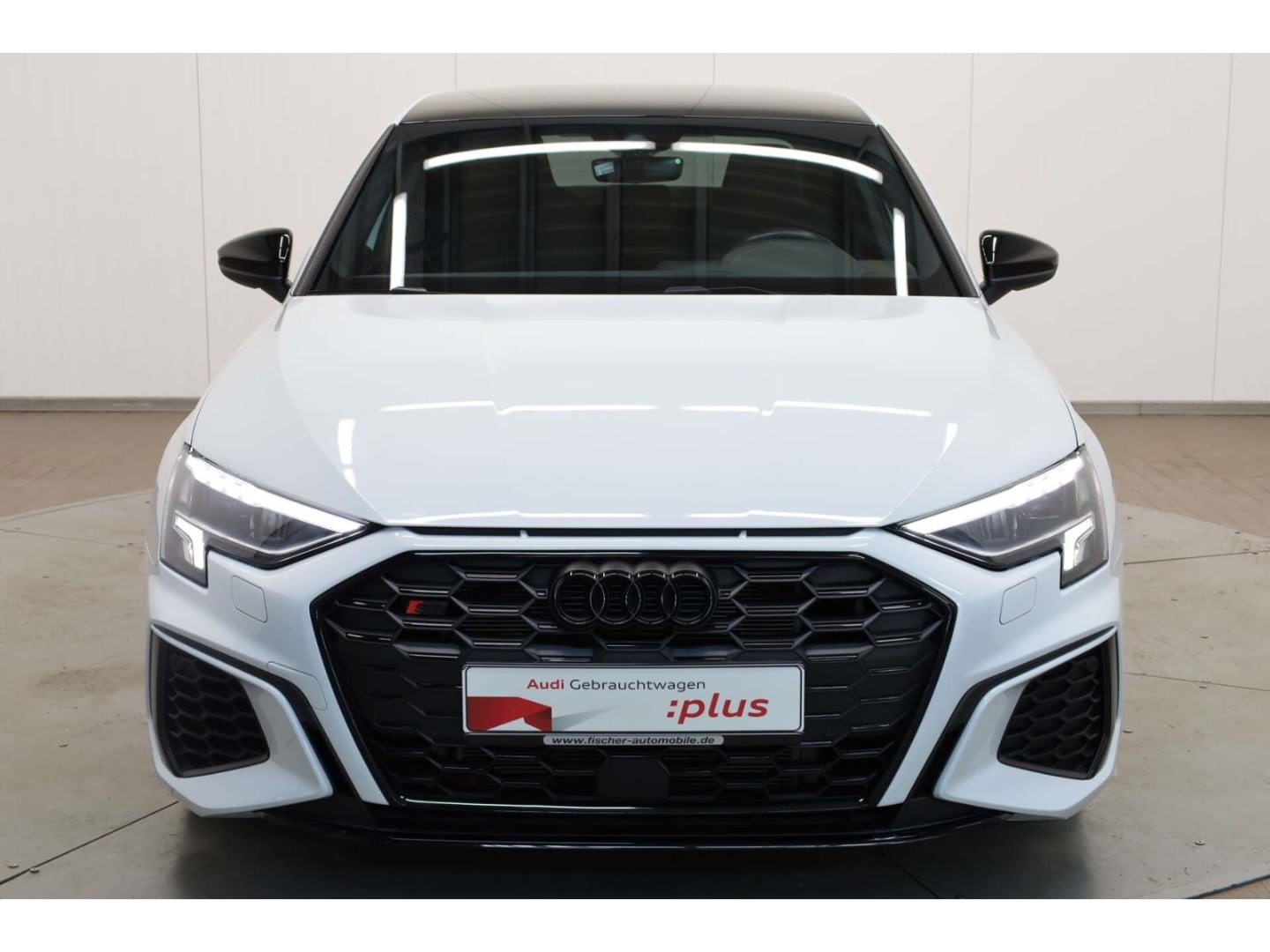 Bild über Audi S3 Limousine TFSI quattro S tronic - für weitere Informationen kontaktieren Sie den Audi Partner