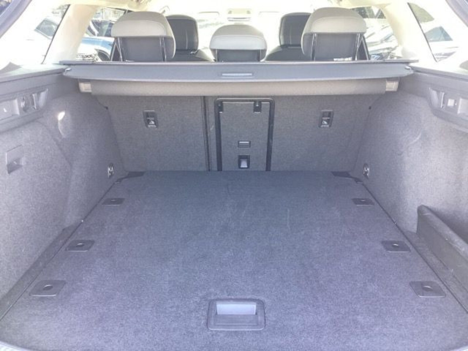 Volkswagen Passat – Bild 13