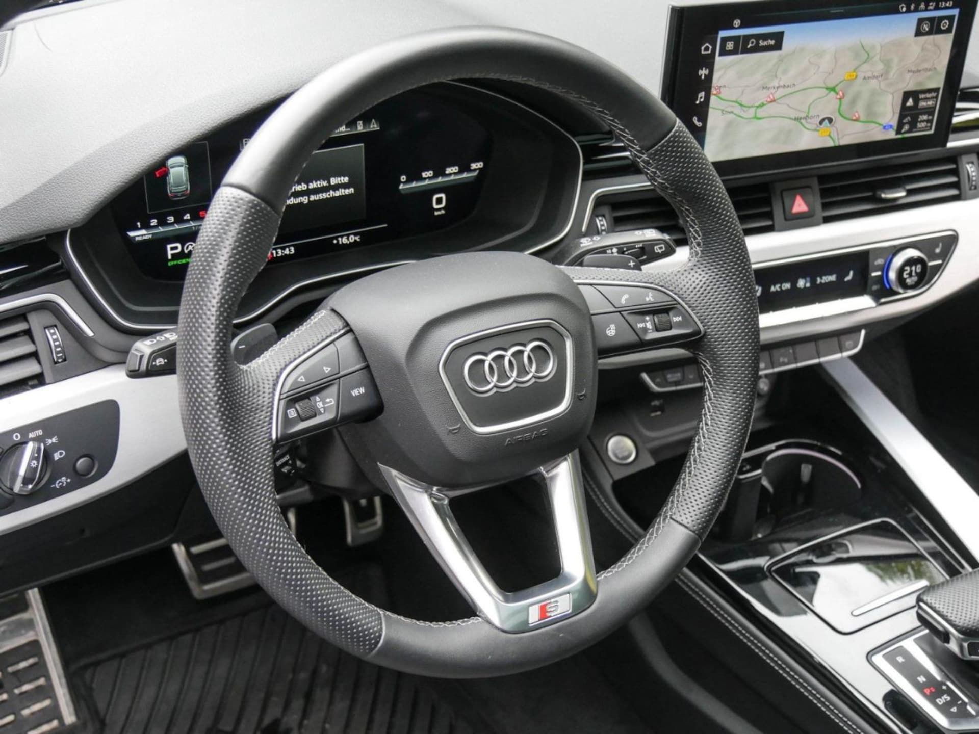 Audi A4 Avant S line
