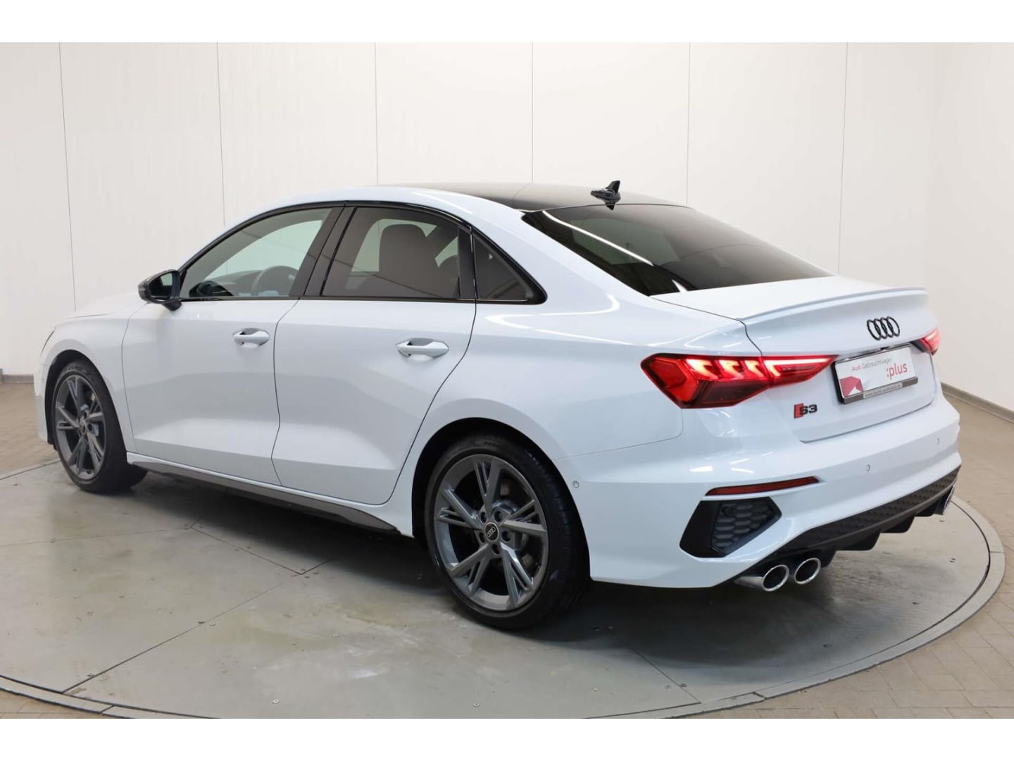 Bild über Audi S3 Limousine TFSI quattro S tronic - für weitere Informationen kontaktieren Sie den Audi Partner