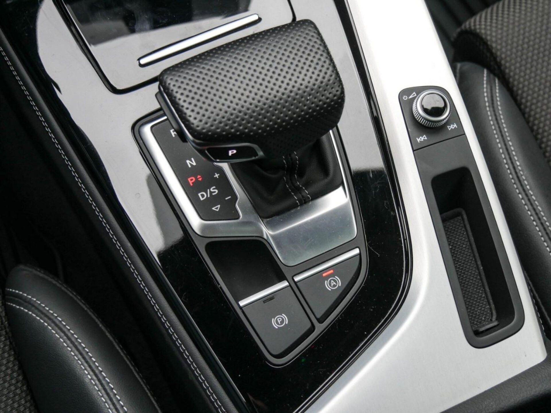 Audi A4 Avant S line
