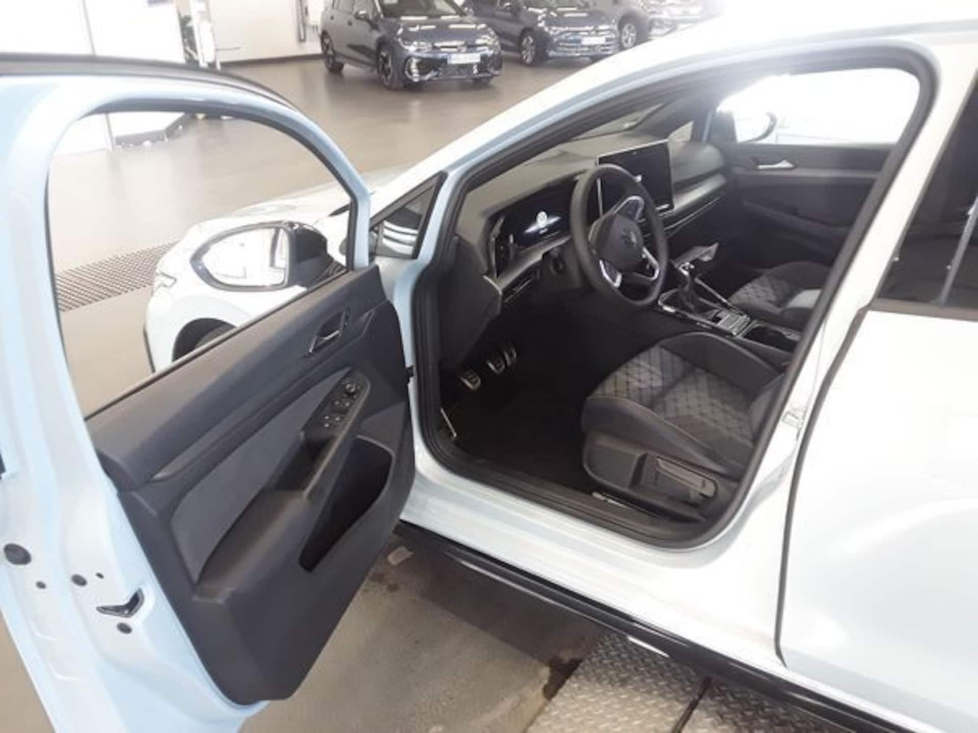 Volkswagen Golf R-Line