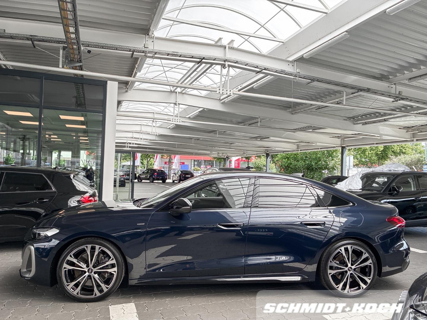 Bild über Audi A5 Limousine e-hybrid e-hybrid quattro 220 kW S tronic - für weitere Informationen kontaktieren Sie den Audi Partner