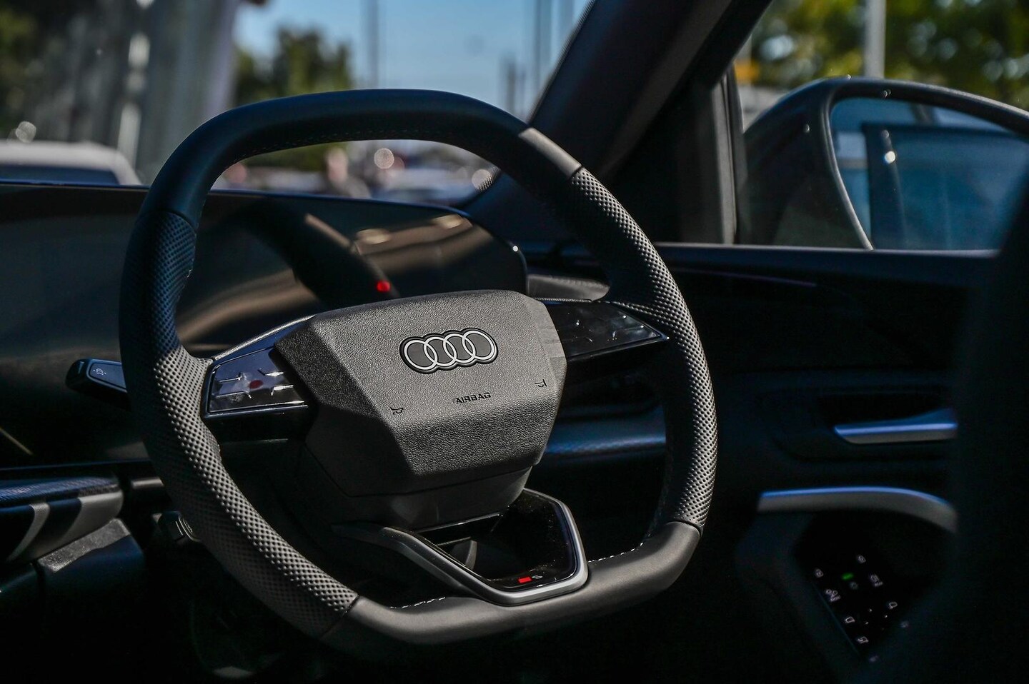 Image about Audi Q5 SUV TDI quattro 150 kW sport