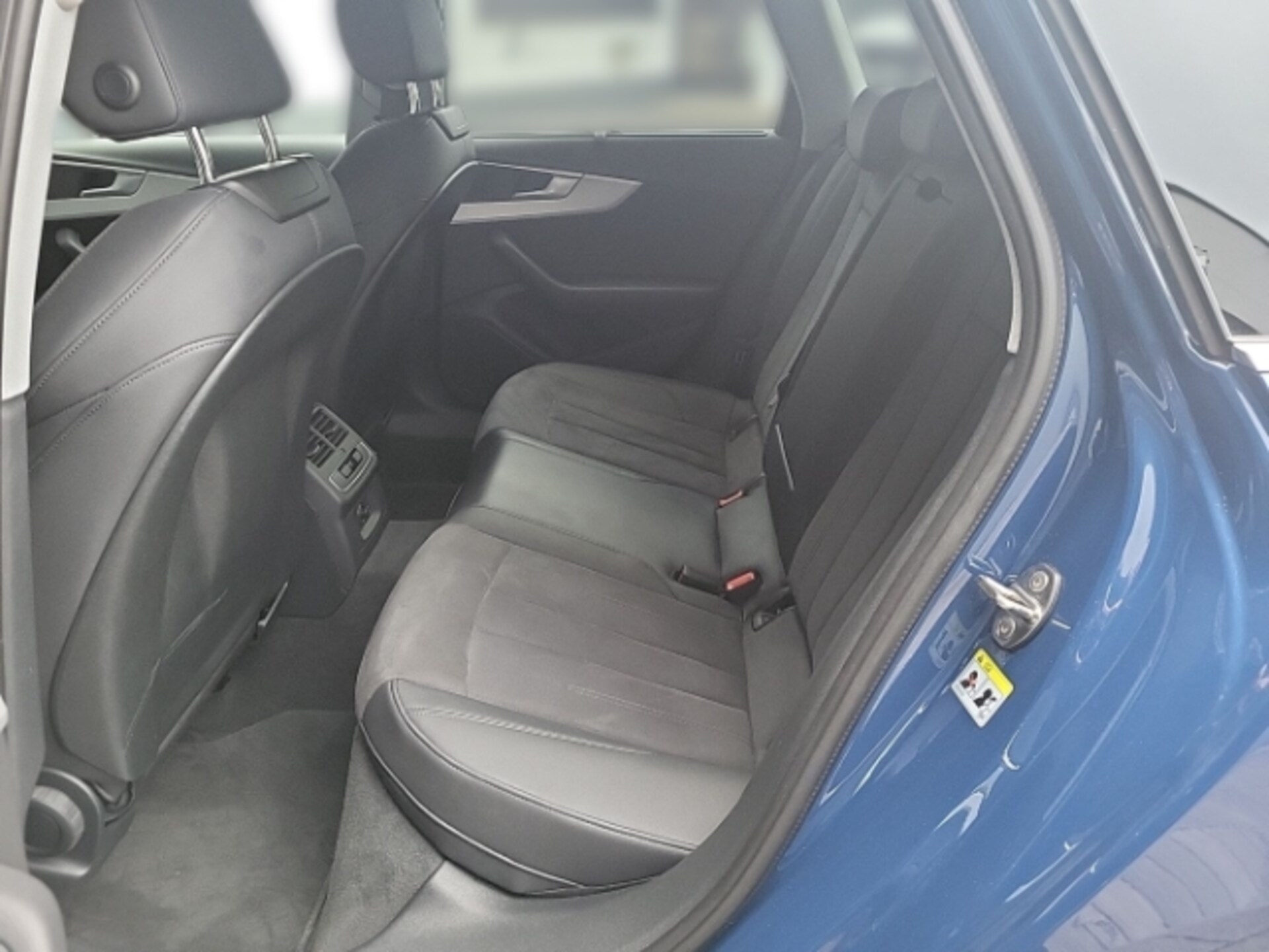 Audi A4 Avant S line