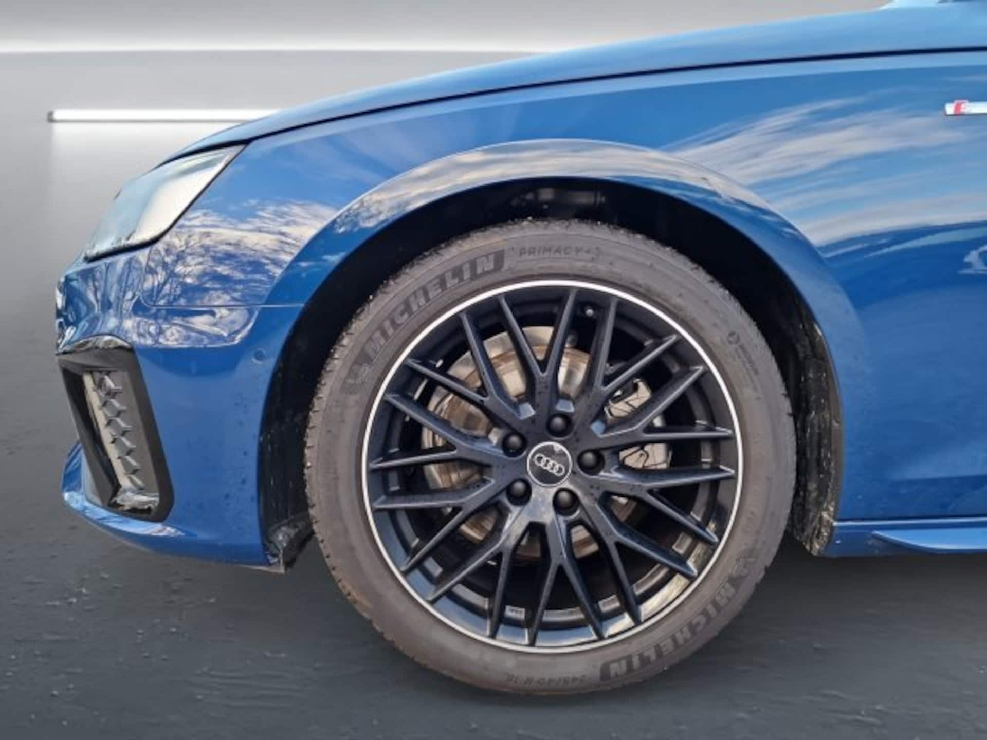 Audi A4 Avant S line