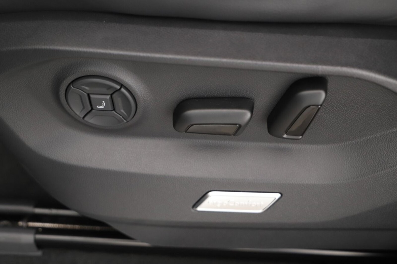 Volkswagen Touareg – Bild 13