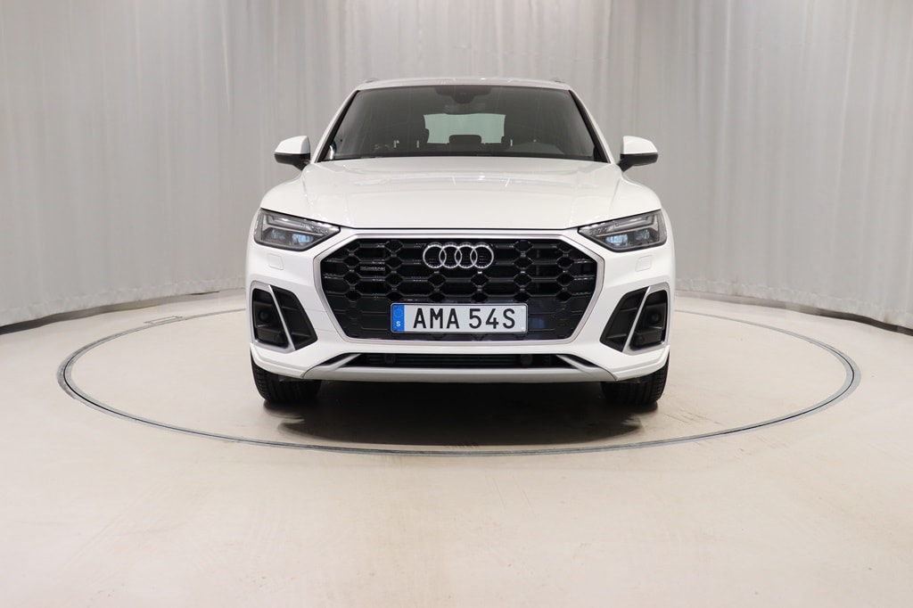 Bild som visar Audi Q5 TFSI e Q5 55 TFSI e quattro S line 367 hk S tronic - för mer information kontakta din Audi Partner