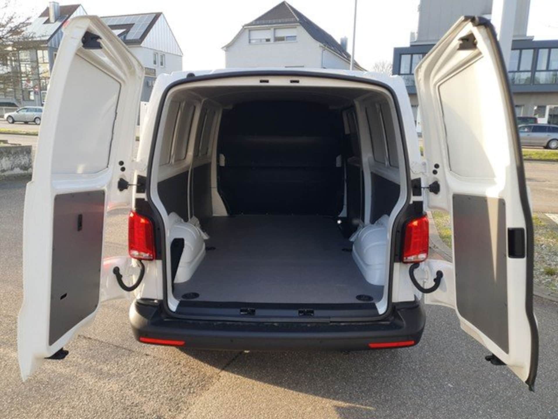 Volkswagen T6.1 Transporter Kasten langer Radstand