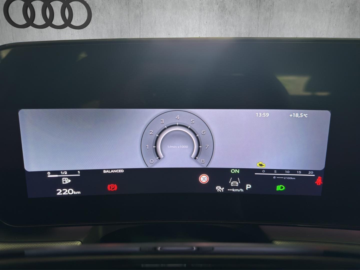 Bild über Audi Q3 Sportback TFSI quattro 195 kW S tronic - für weitere Informationen kontaktieren Sie den Audi Partner