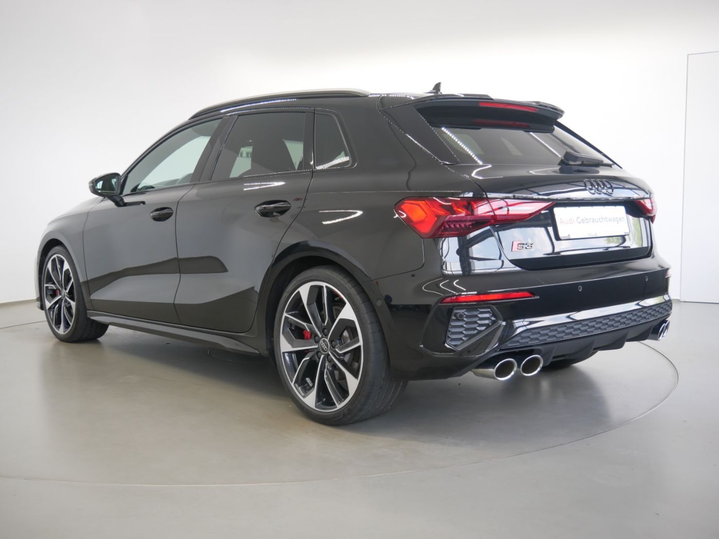 Bild über Audi S3 Sportback TFSI quattro S tronic - für weitere Informationen kontaktieren Sie den Audi Partner