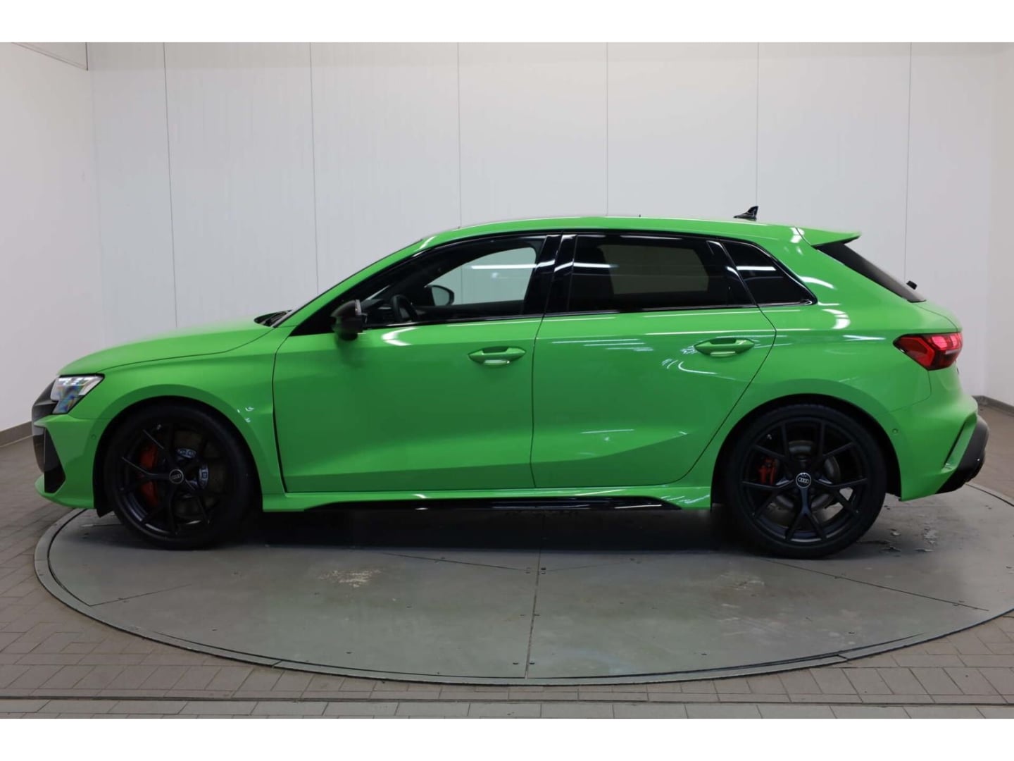 Bild über Audi RS 3 Sportback TFSI quattro 294 kW S tronic - für weitere Informationen kontaktieren Sie den Audi Partner
