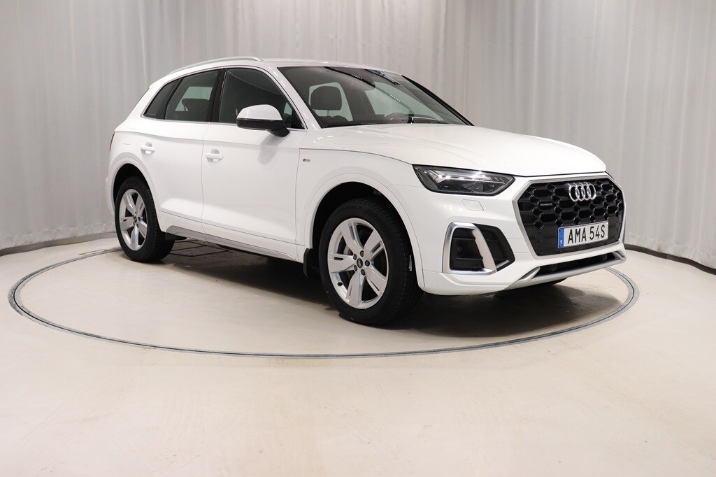 Bild som visar&nbsp;Audi Q5 TFSI e&nbsp;Q5 55 TFSI e quattro S line 367 hk S tronic - för mer information kontakta din Audi Partner