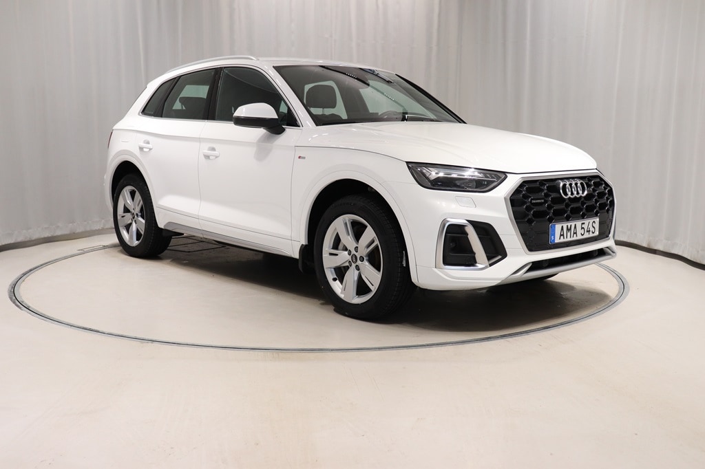 Bild som visar Audi Q5 TFSI e Q5 55 TFSI e quattro S line 367 hk S tronic - för mer information kontakta din Audi Partner