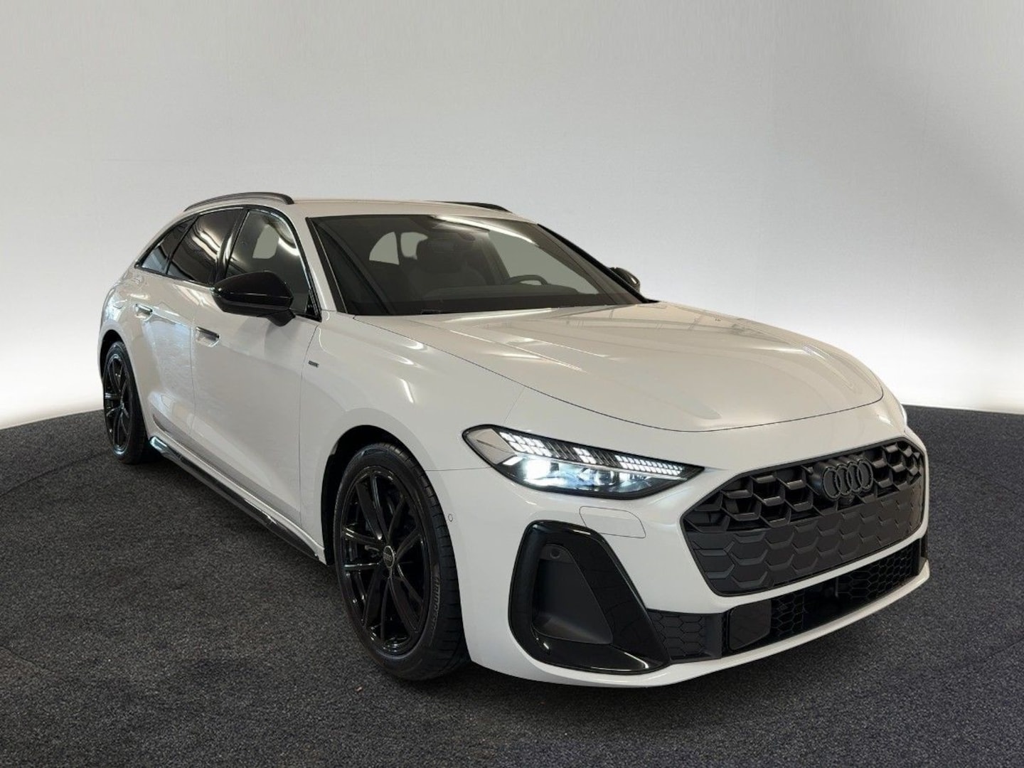 Bild über Audi A5 Avant e-hybrid e-hybrid quattro 270 kW S tronic - für weitere Informationen kontaktieren Sie den Audi Partner