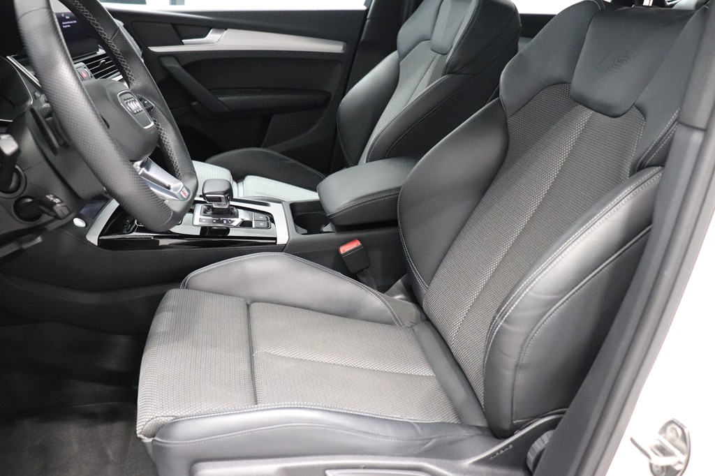 Bild som visar Audi Q5 TFSI e Q5 55 TFSI e quattro S line 367 hk S tronic - för mer information kontakta din Audi Partner