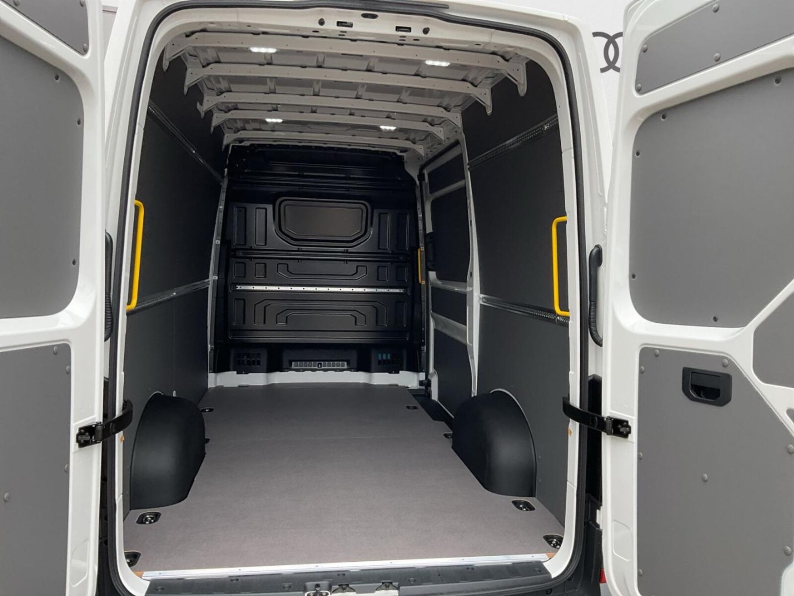 Volkswagen Crafter Kasten mittlerer Radstand – Bild 17