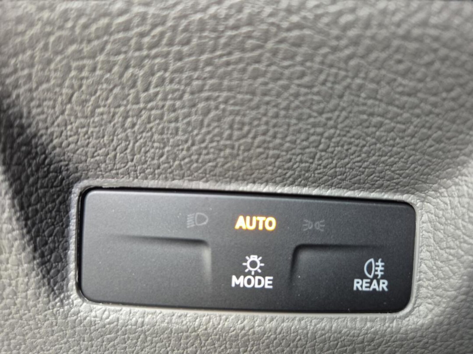 Volkswagen Crafter Kasten mittlerer Radstand – Bild 13