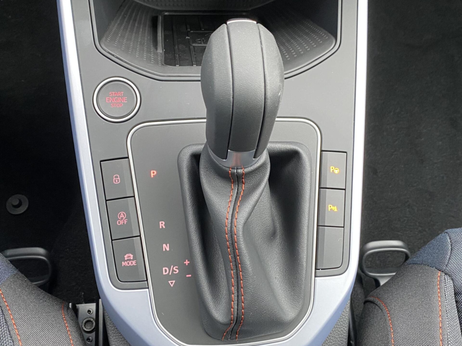 SEAT Arona FR