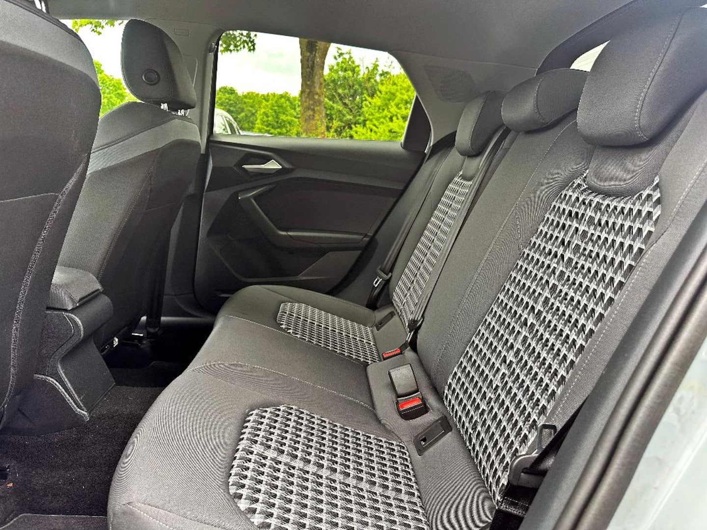 Bild über Audi A1 Sportback advanced 30 TFSI S tronic - für weitere Informationen kontaktieren Sie den Audi Partner