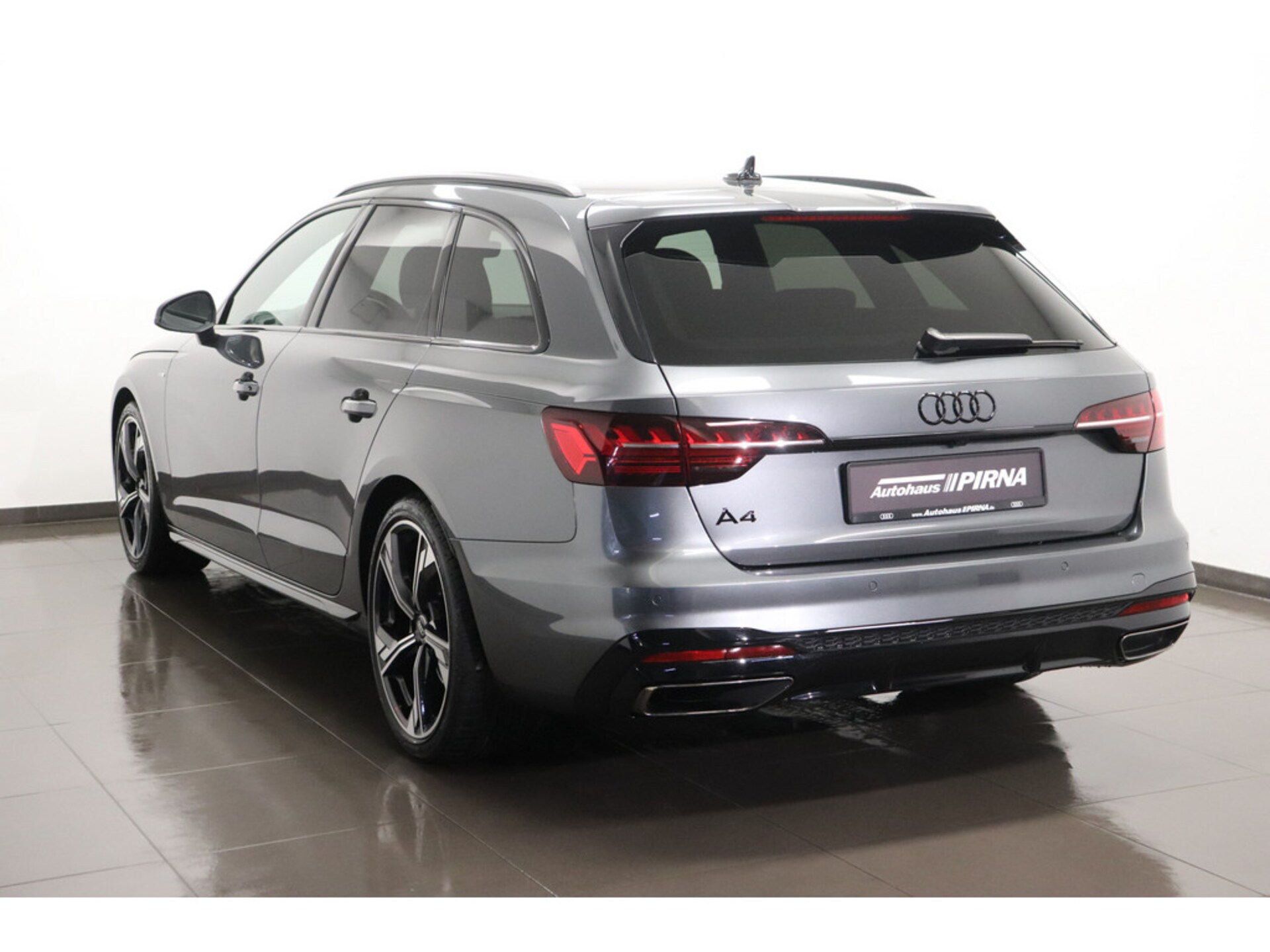 Audi A4 Avant S line