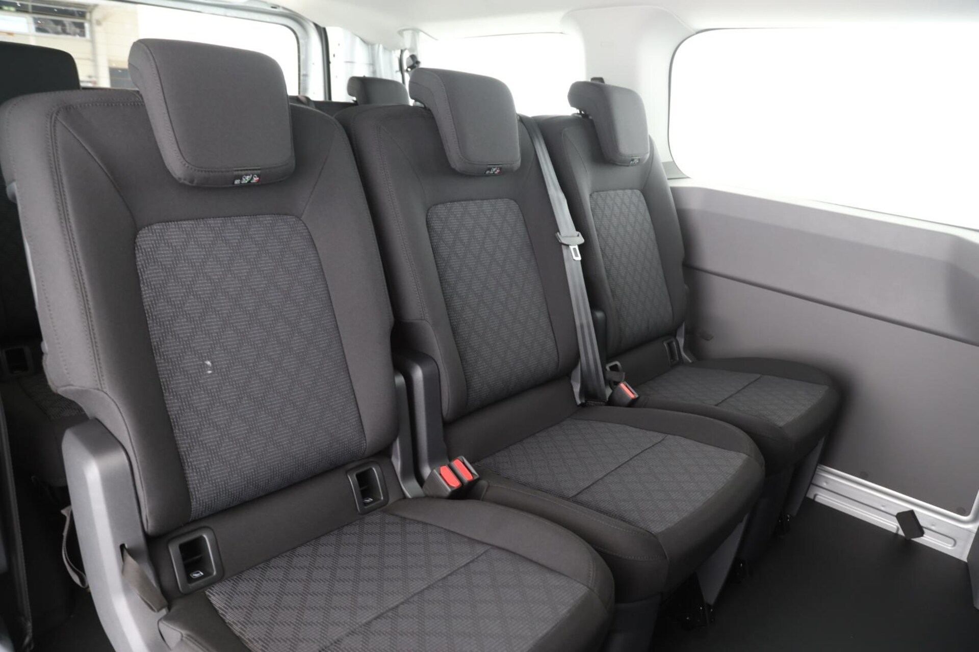 Volkswagen Transporter Kombi kurzer Radstand