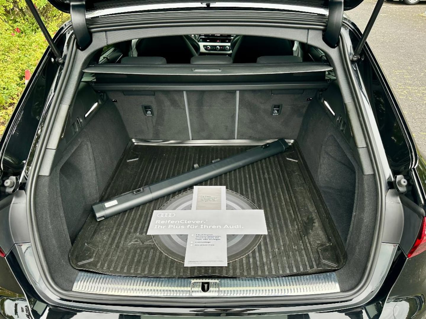 Bild über Audi A4 Avant S line 40 TFSI quattro S tronic - für weitere Informationen kontaktieren Sie den Audi Partner