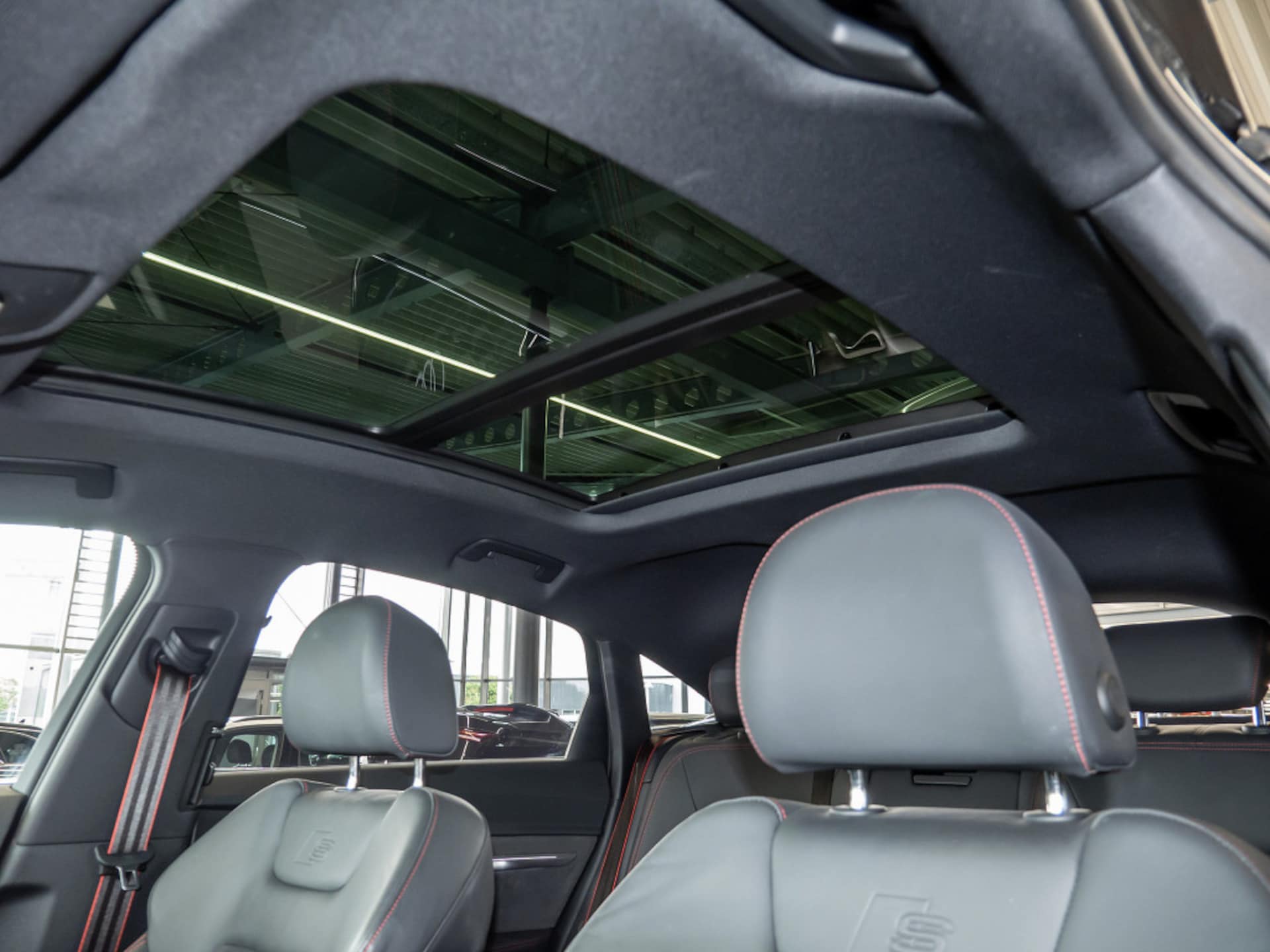 Audi Q8 Sportback e-tron S line