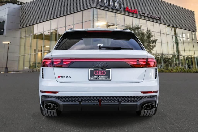 2026 Audi RS Q8 SUV performance