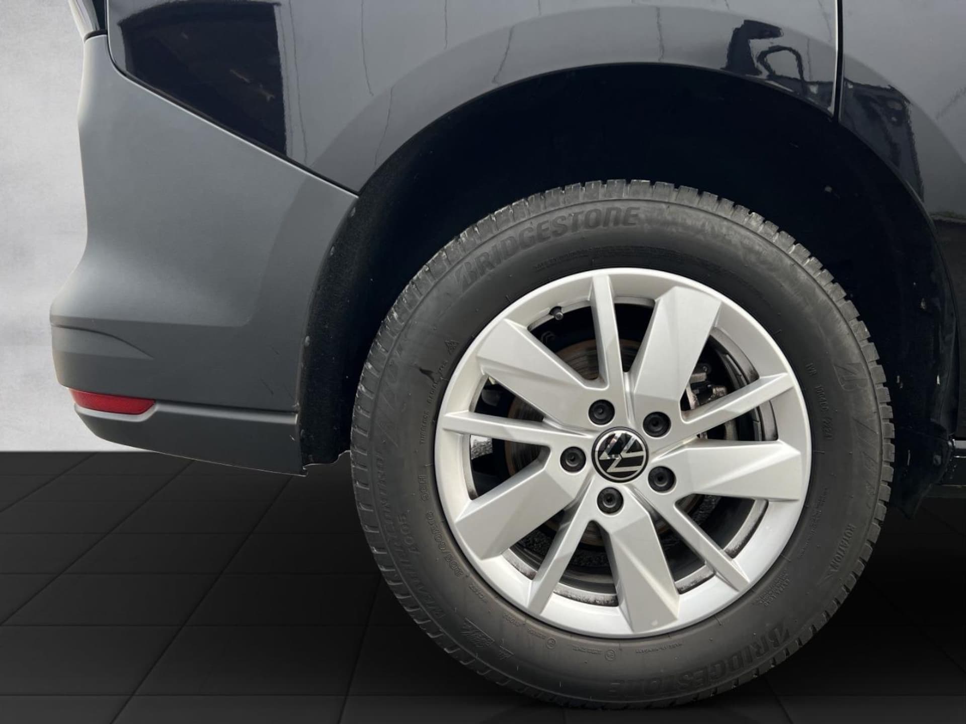 Volkswagen Caddy Basis-Modell