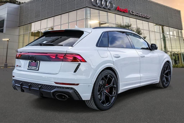 2026 Audi RS Q8 SUV performance