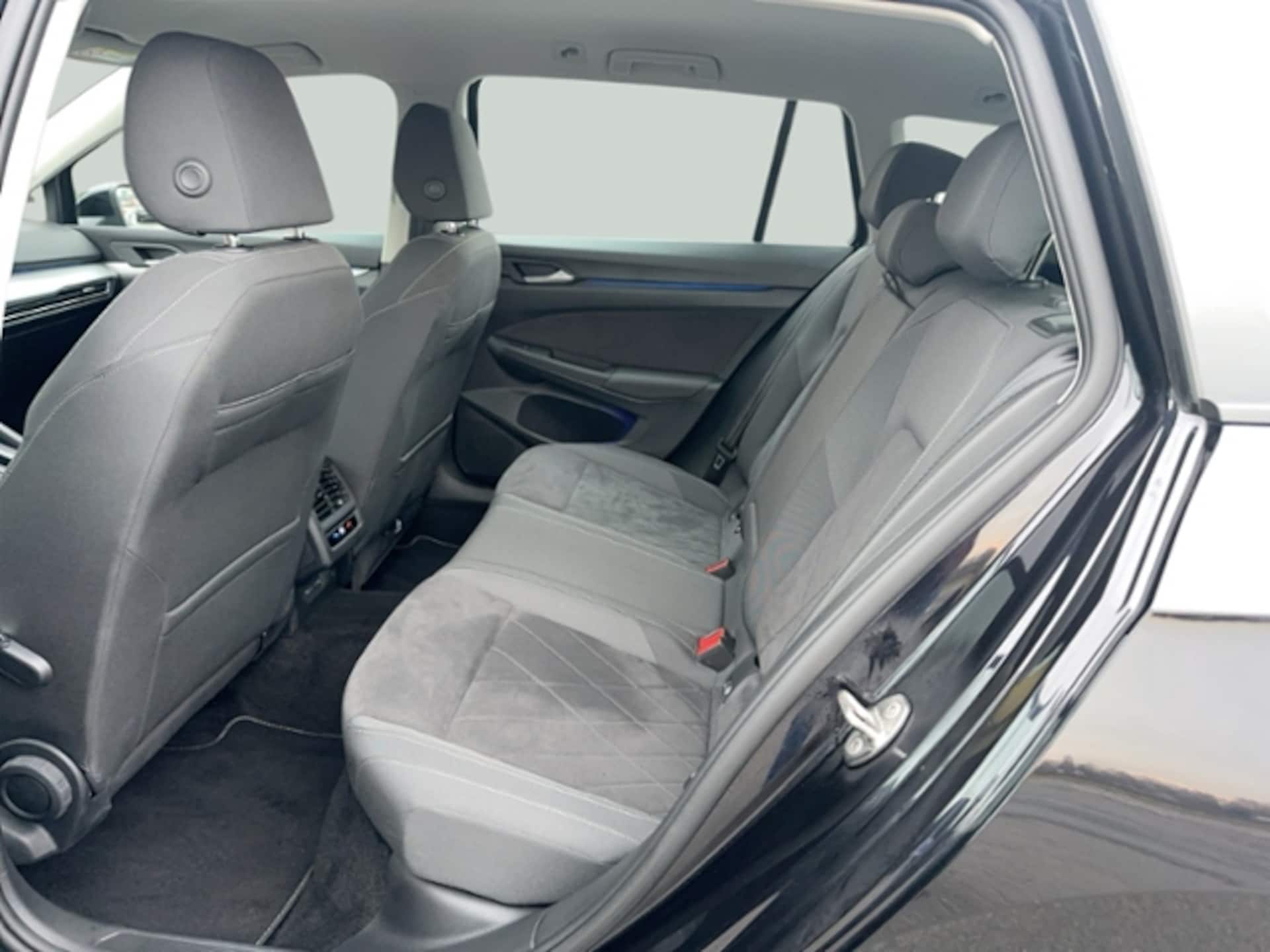 Volkswagen Golf Variant Life