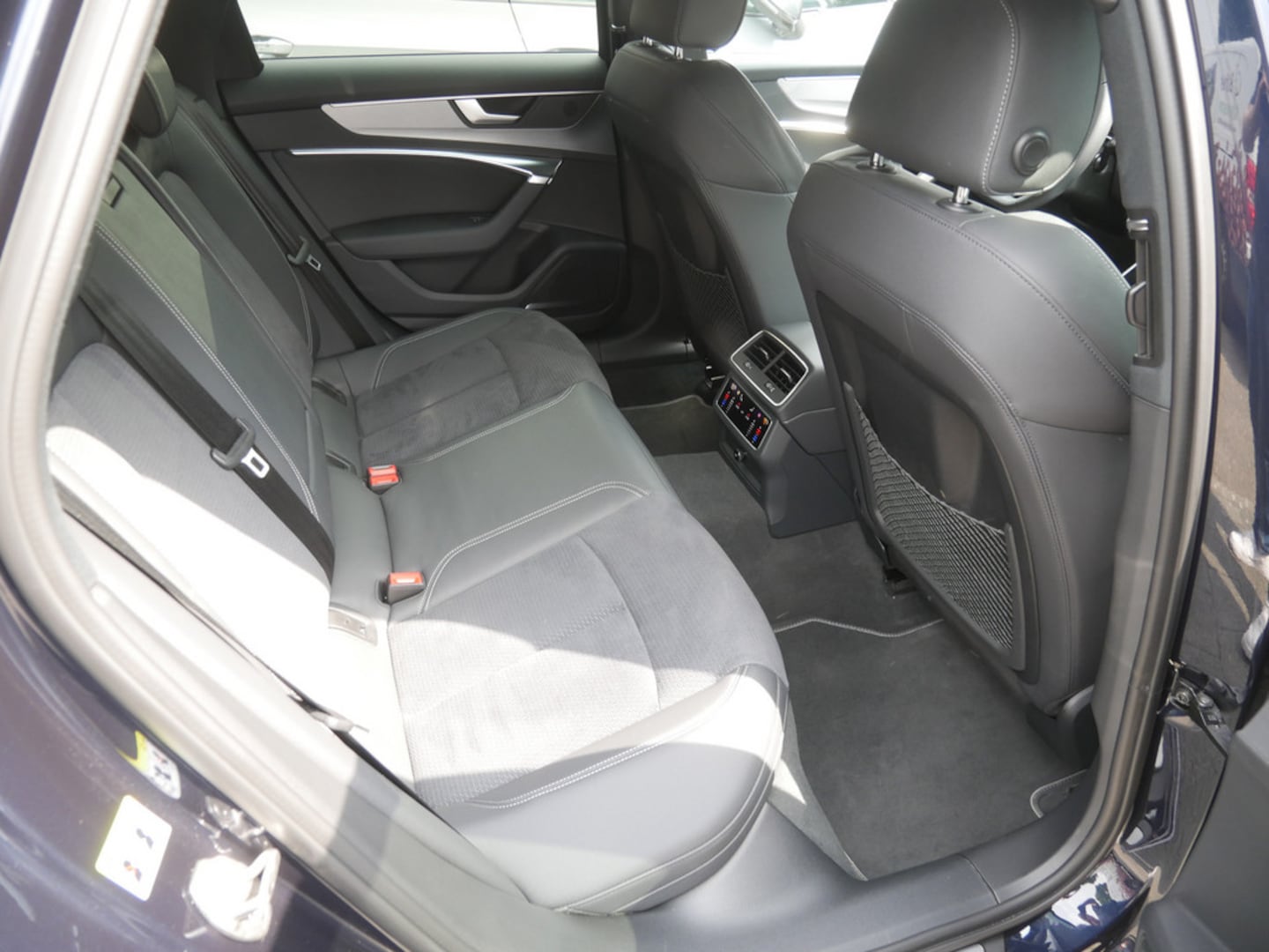 Bild über Audi S6 Avant TDI quattro tiptronic - für weitere Informationen kontaktieren Sie den Audi Partner
