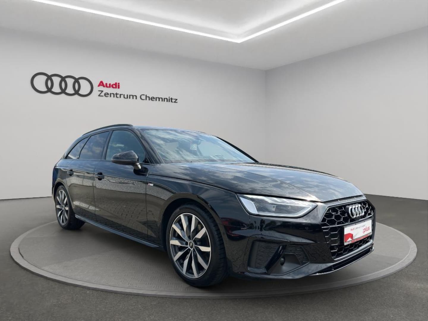 Bild über Audi A4 Avant S line 35 TDI S tronic - für weitere Informationen kontaktieren Sie den Audi Partner
