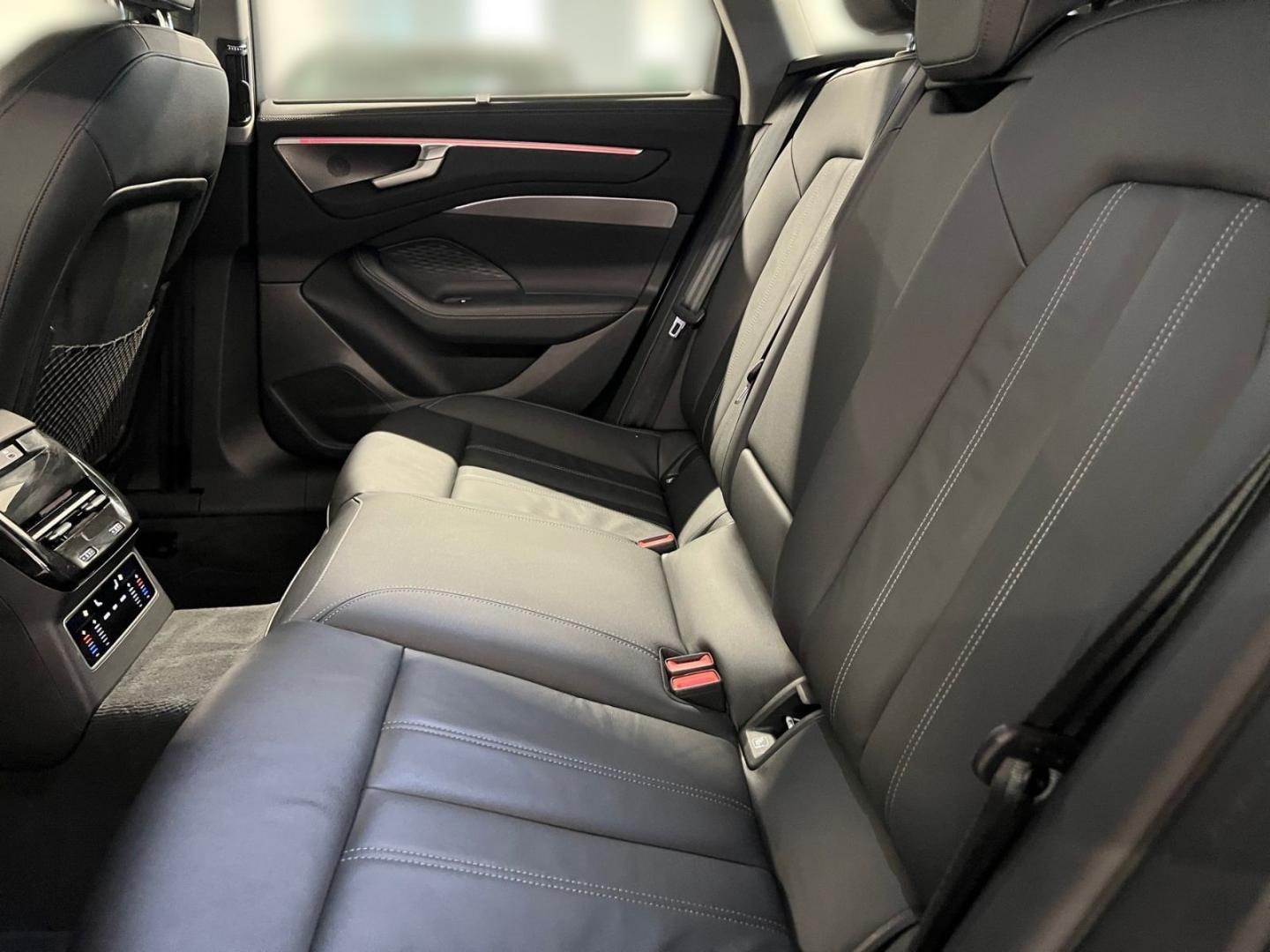 Bild über Audi A6 Avant TFSI 150 kW S tronic - für weitere Informationen kontaktieren Sie den Audi Partner