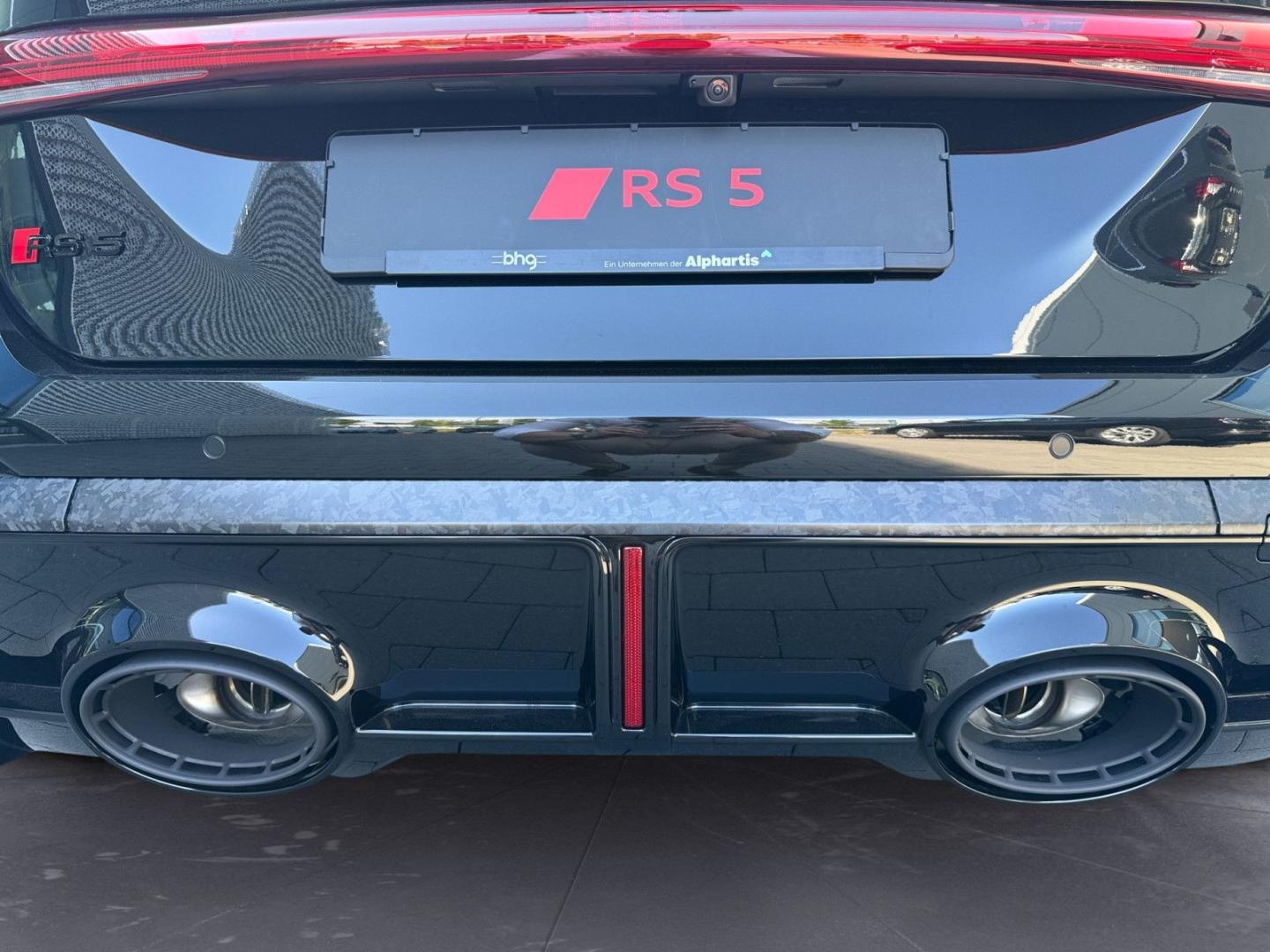 Bild über Audi RS 5 Limousine TFSI quattro 470 kW tiptronic - für weitere Informationen kontaktieren Sie den Audi Partner