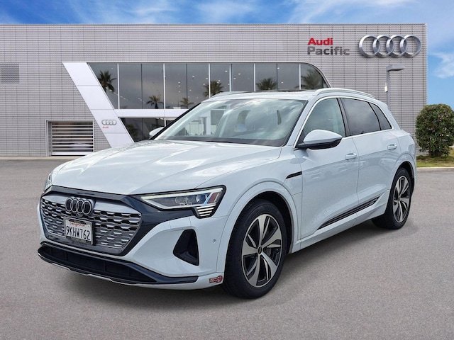 Photo of 2024 Audi Q8 e-tron