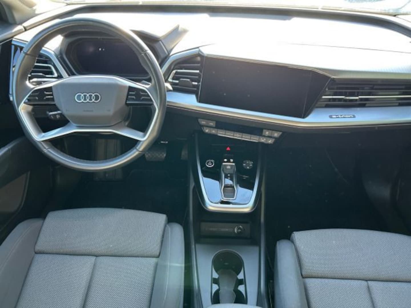 Bild über Audi Q4 e-tron 40 e-tron - für weitere Informationen kontaktieren Sie den Audi Partner