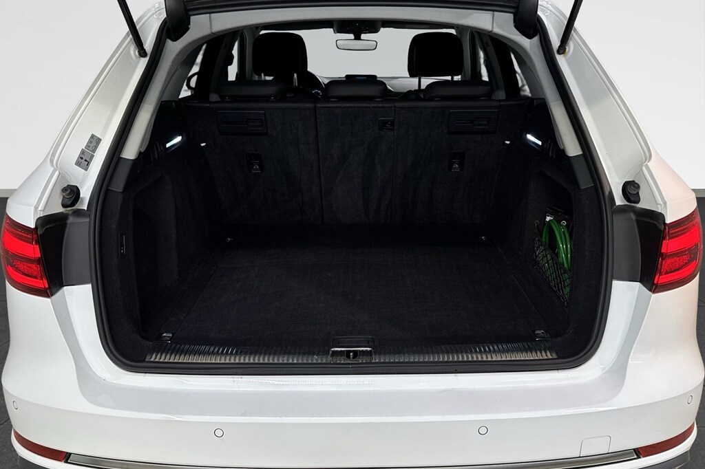 Image about Audi A4 Avant (Stängd för nybeställning) A4 Avant 40 TDI quattro Proline Sport 190 hk S tronic