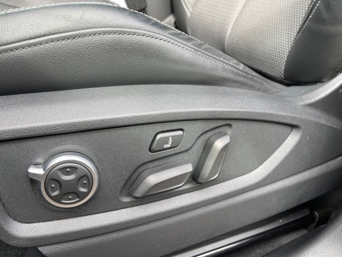 Image about Audi Q5 TFSI e sport 50 TFSI e quattro S tronic