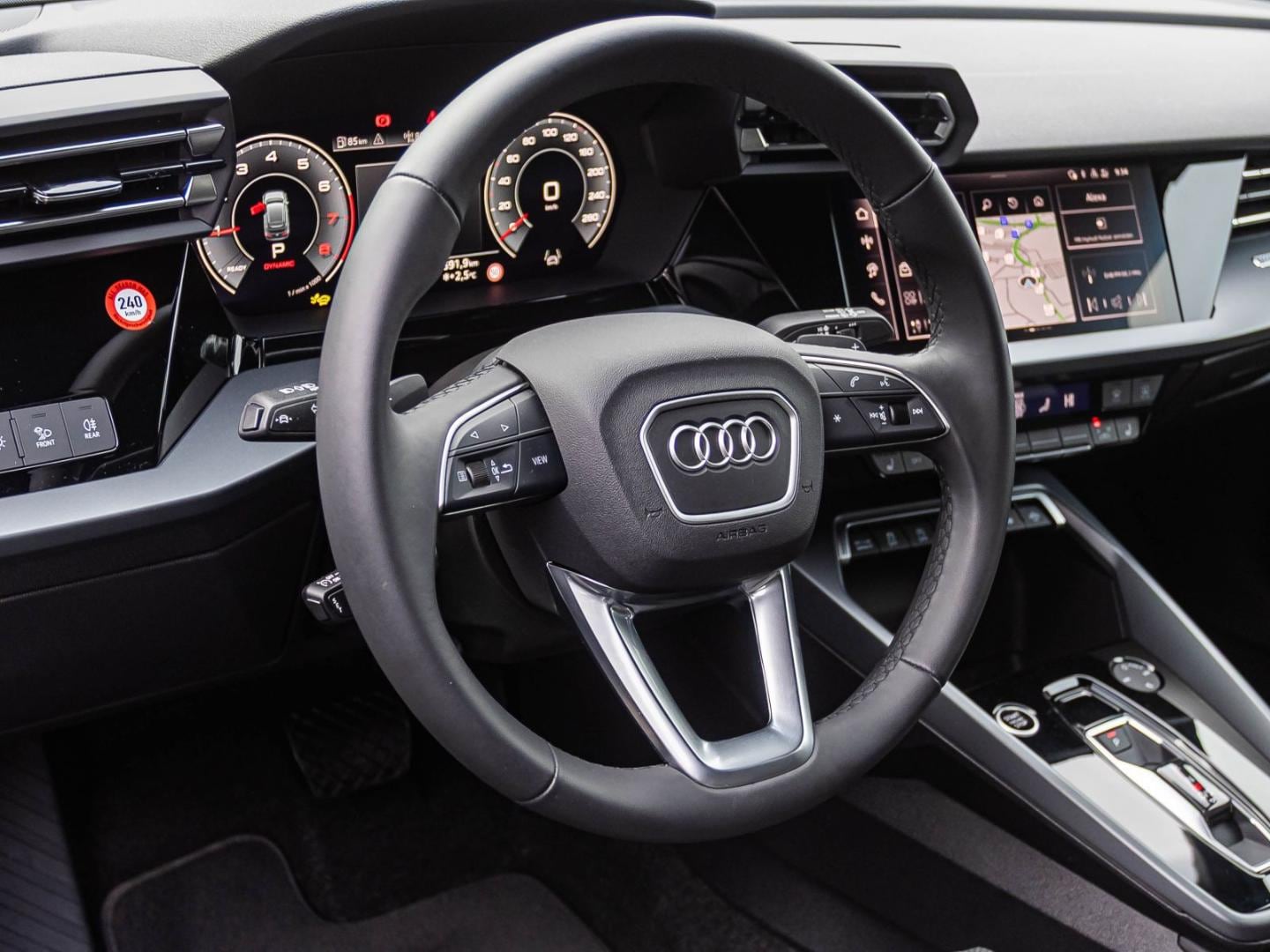 Bild über Audi A3 Sportback advanced 30 TFSI S tronic - für weitere Informationen kontaktieren Sie den Audi Partner