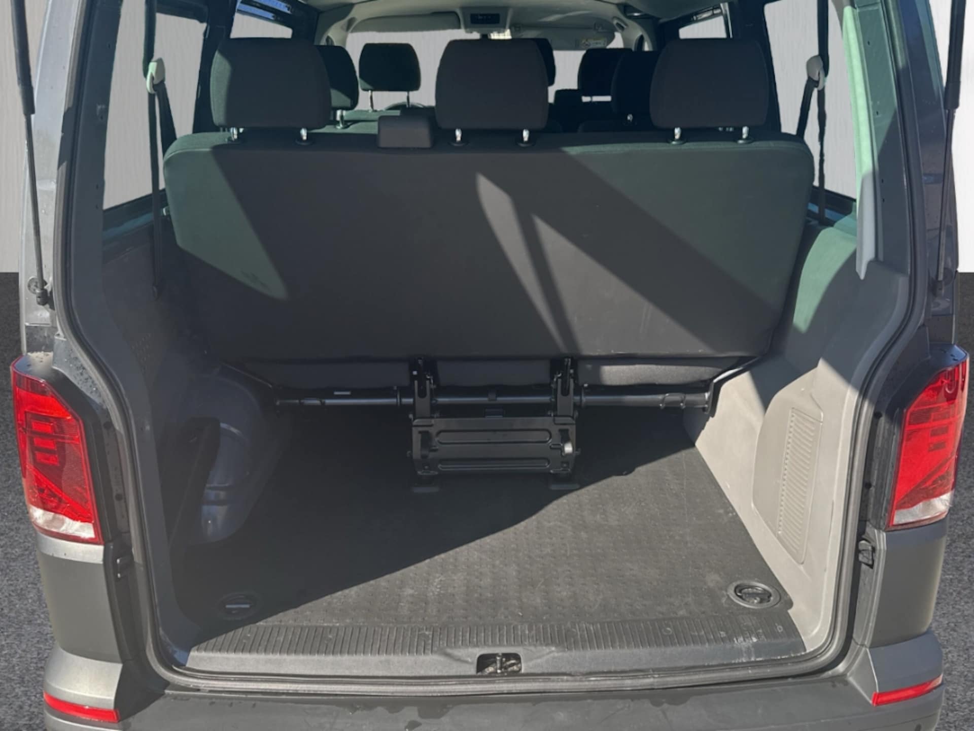 Volkswagen T6.1 Transporter Kombi kurzer Radstand