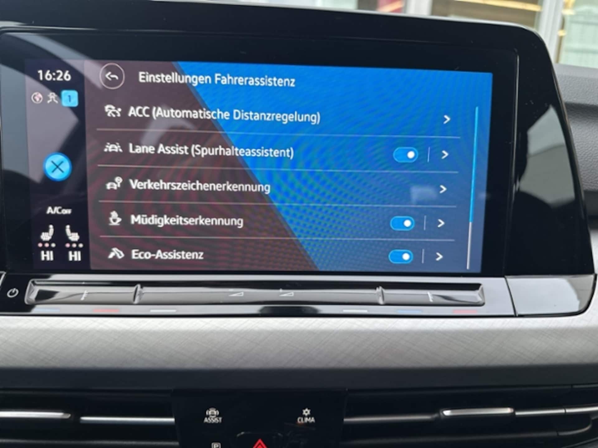 Volkswagen Golf Variant Life