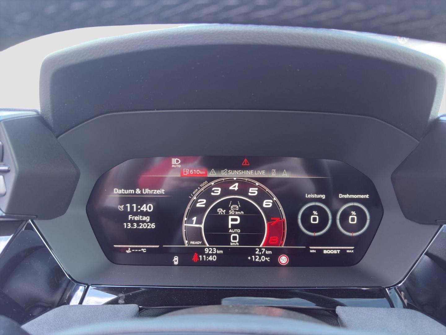 Bild über Audi RS 3 Limousine TFSI quattro 294 kW S tronic - für weitere Informationen kontaktieren Sie den Audi Partner
