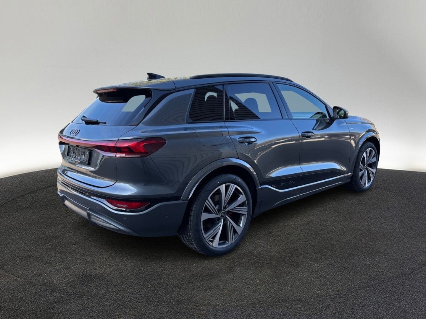 Bild über Audi Q6 SUV e-tron S line business e-tron performance 225 kW - für weitere Informationen kontaktieren Sie den Audi Partner