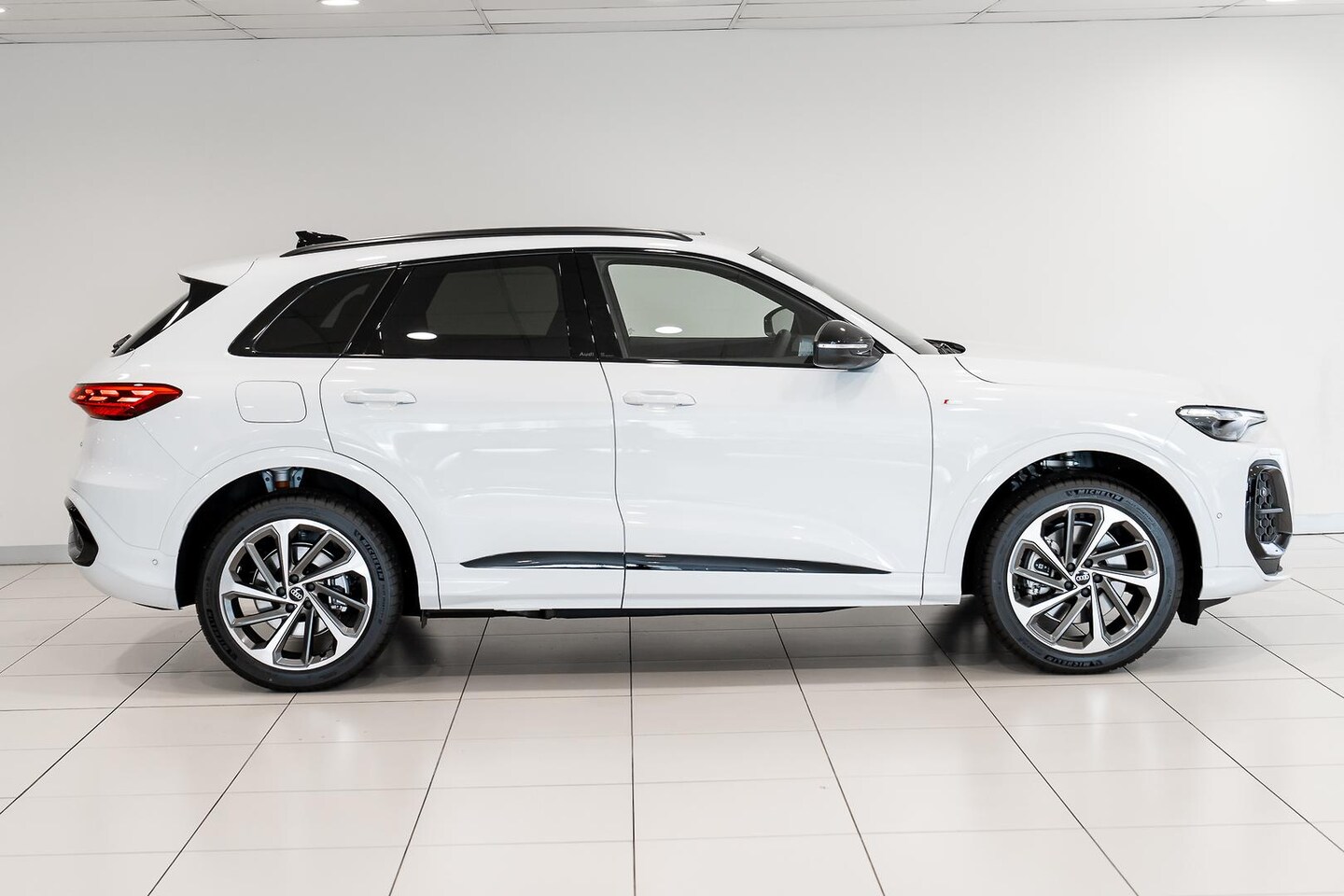 Image about Audi Q5 SUV TDI quattro 150 kW sport