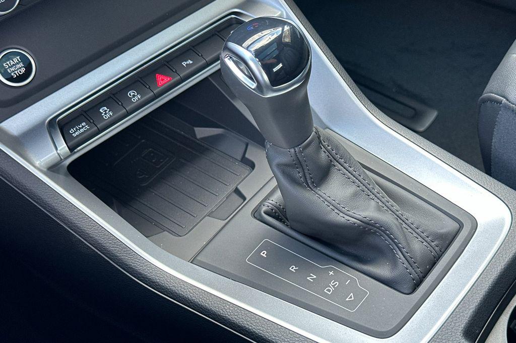 2025 Audi Q3 S Line Premium - Photo 18