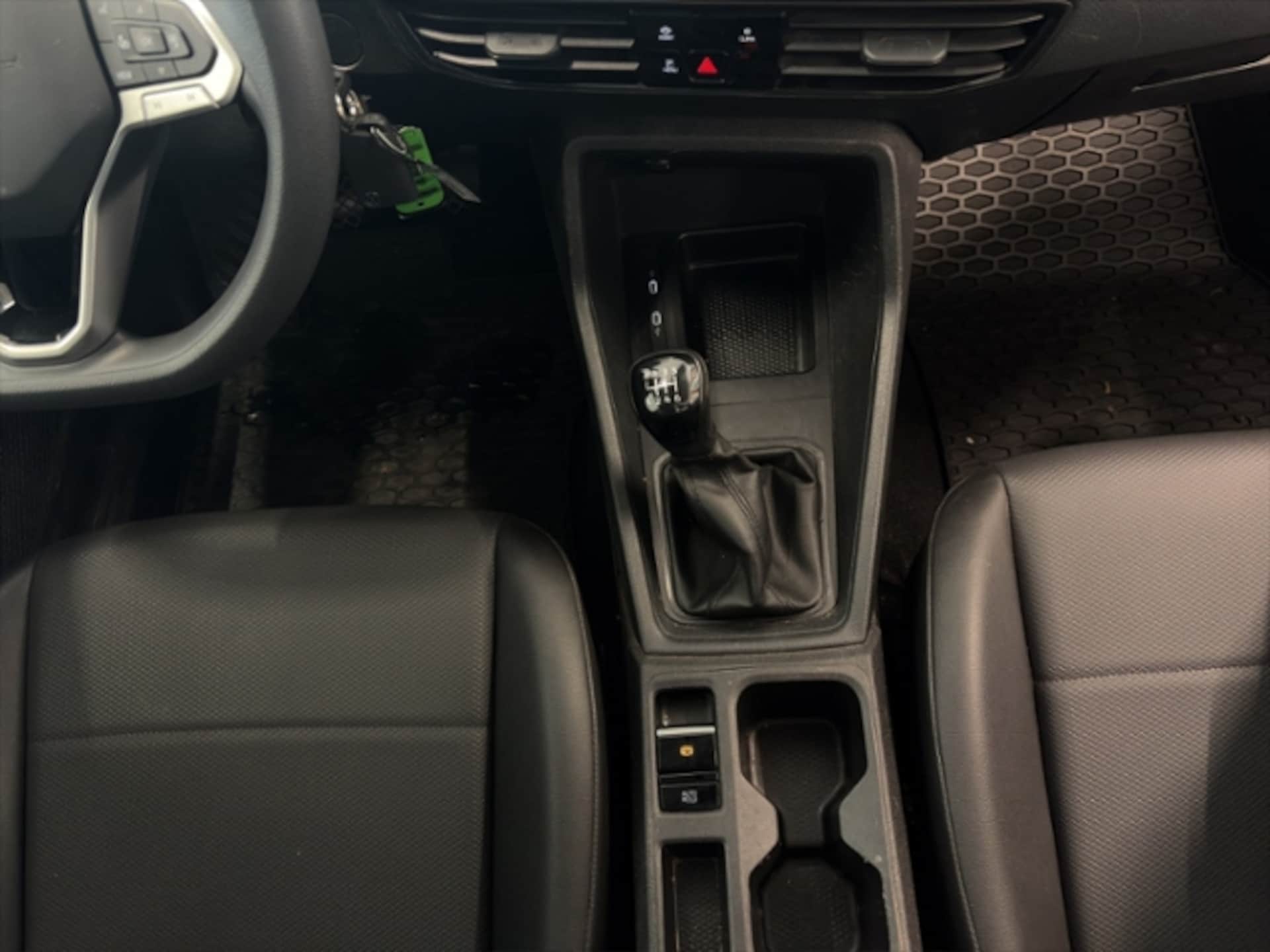 Volkswagen Caddy Kombi Basis-Modell